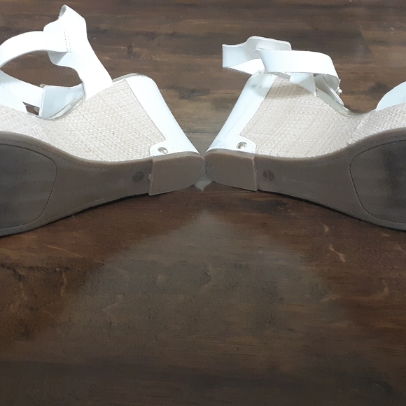 Shoes - Picture 5 of 6